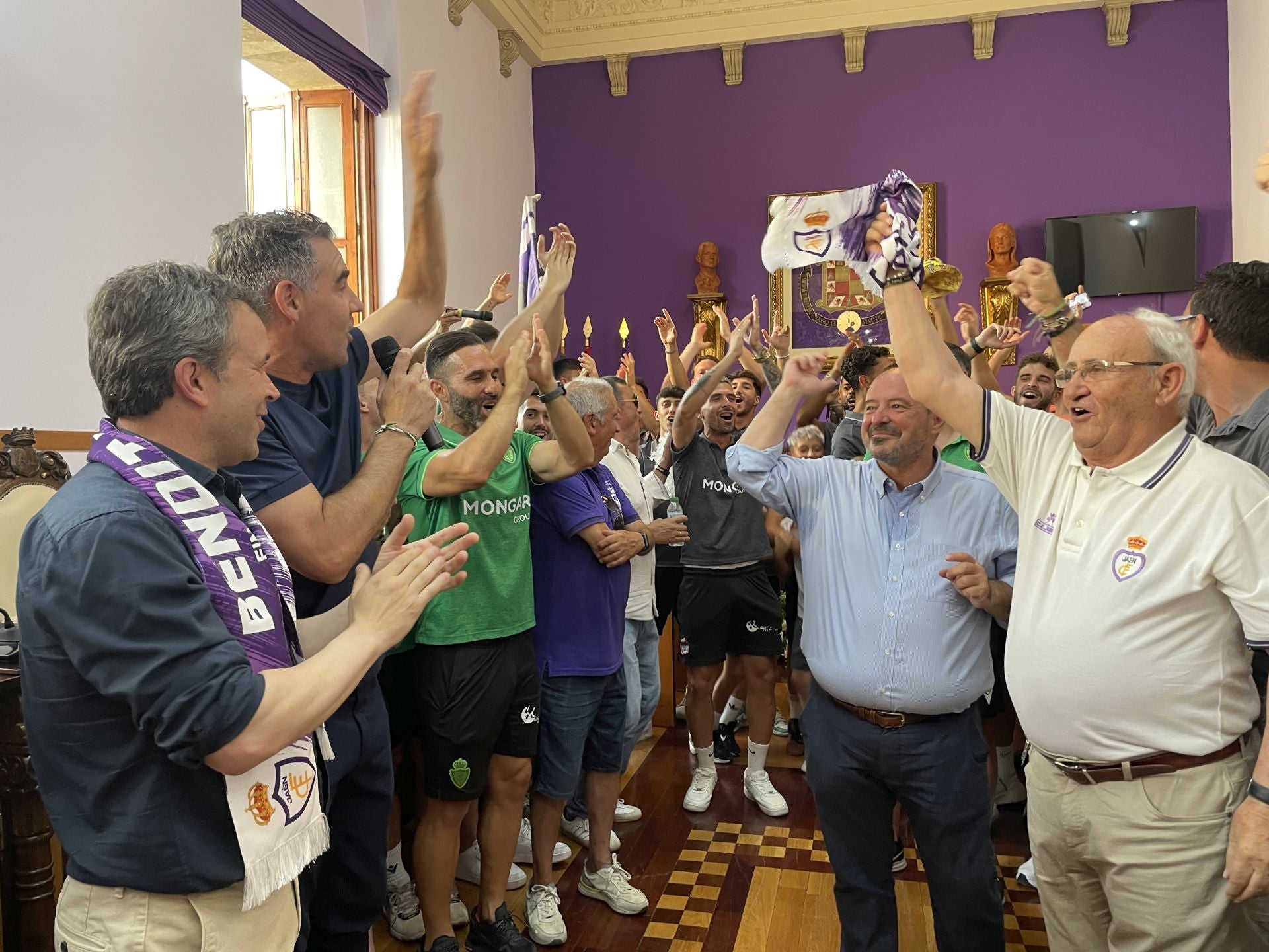 La fiesta del ascenso del Real Jaén, en imágenes