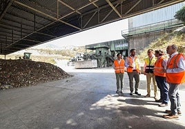 Visita a la planta de tratamiento de residuos de Alhendín.