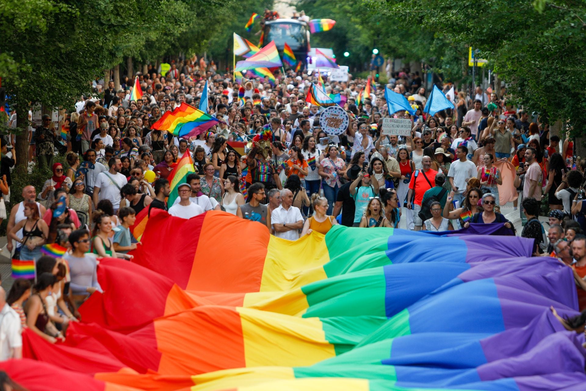 Las imágenes de la manifestación del Orgullo en Granada