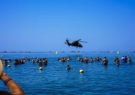 El cielo de Motril 'ruge' con su Festival Aéreo Internacional