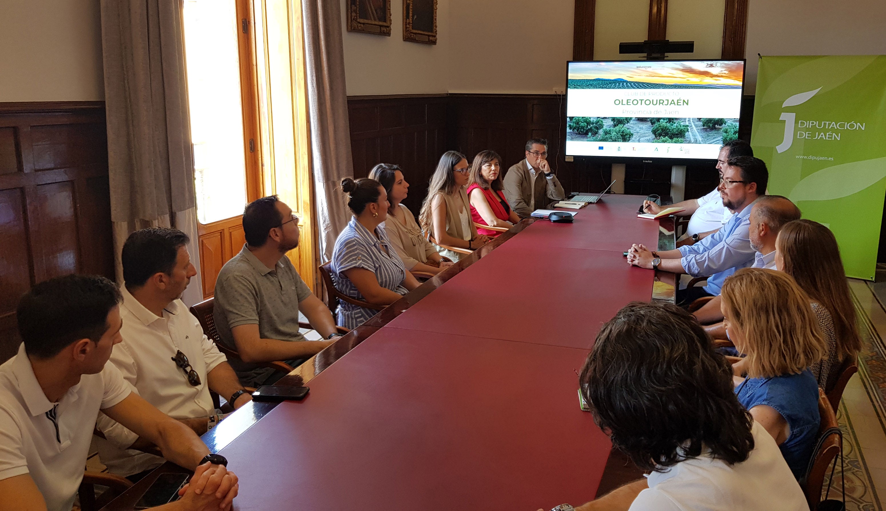 Creación de la mesa de impulso al Club de Producto OleotourJaén.