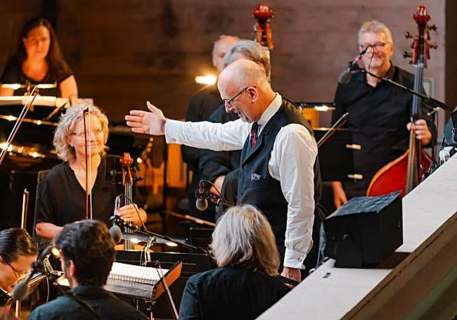 Timothy Brock, en un momento del espectáculo.