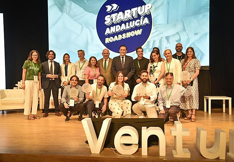 Entrega de premios en Startuo Andalucía Roadshow, dentro de Alhambra Venture.