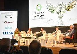 Los participantes de la charla.