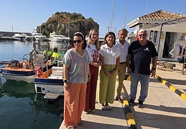 Almuñécar pone en marcha el servicio de limpieza del agua del mar