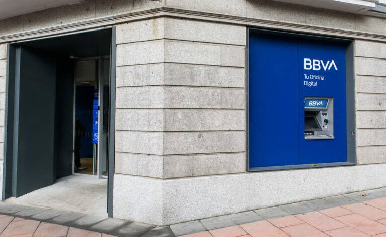 Aviso a los clientes del BBVA por este mensaje: «Cargo por 3.870.50 EUR aprobado por defecto en 1 hora«
