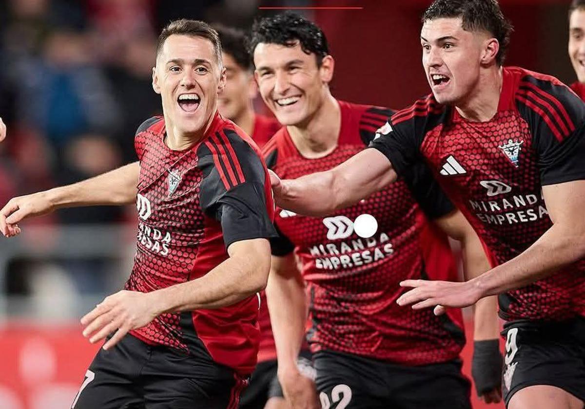 El delantero Izeta, en el punto de mira del Granada si sale del Athletic 