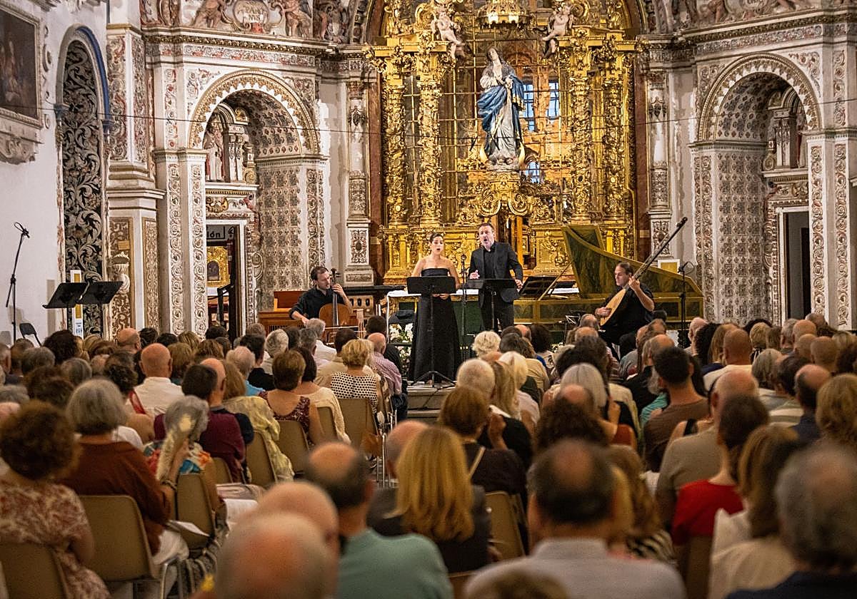 Un momento del concierto de anoche en el Monasterio de la Cartuja.