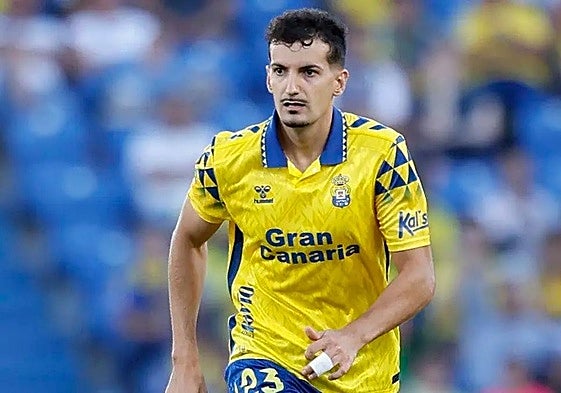 Álex Muñoz jugará en la UD Almería, con quien firma hasta 2028.