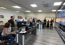 Visita al centro de control del proyecto, en la sede de la Policía Local.
