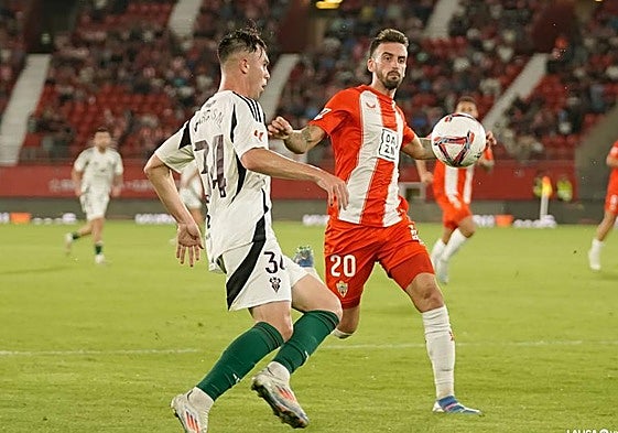 Centelles durante un partido contra el Albacete