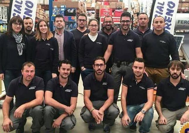 El equipo de Comercial Moreno en una imagen tomada en su 25 aniverario