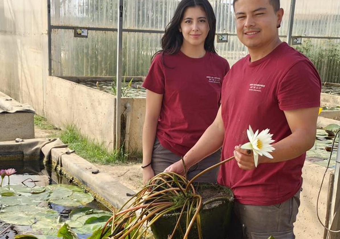 Marly Muñoz y su pareja Jorge Eduardo Pipicano, gerentes del vivero.