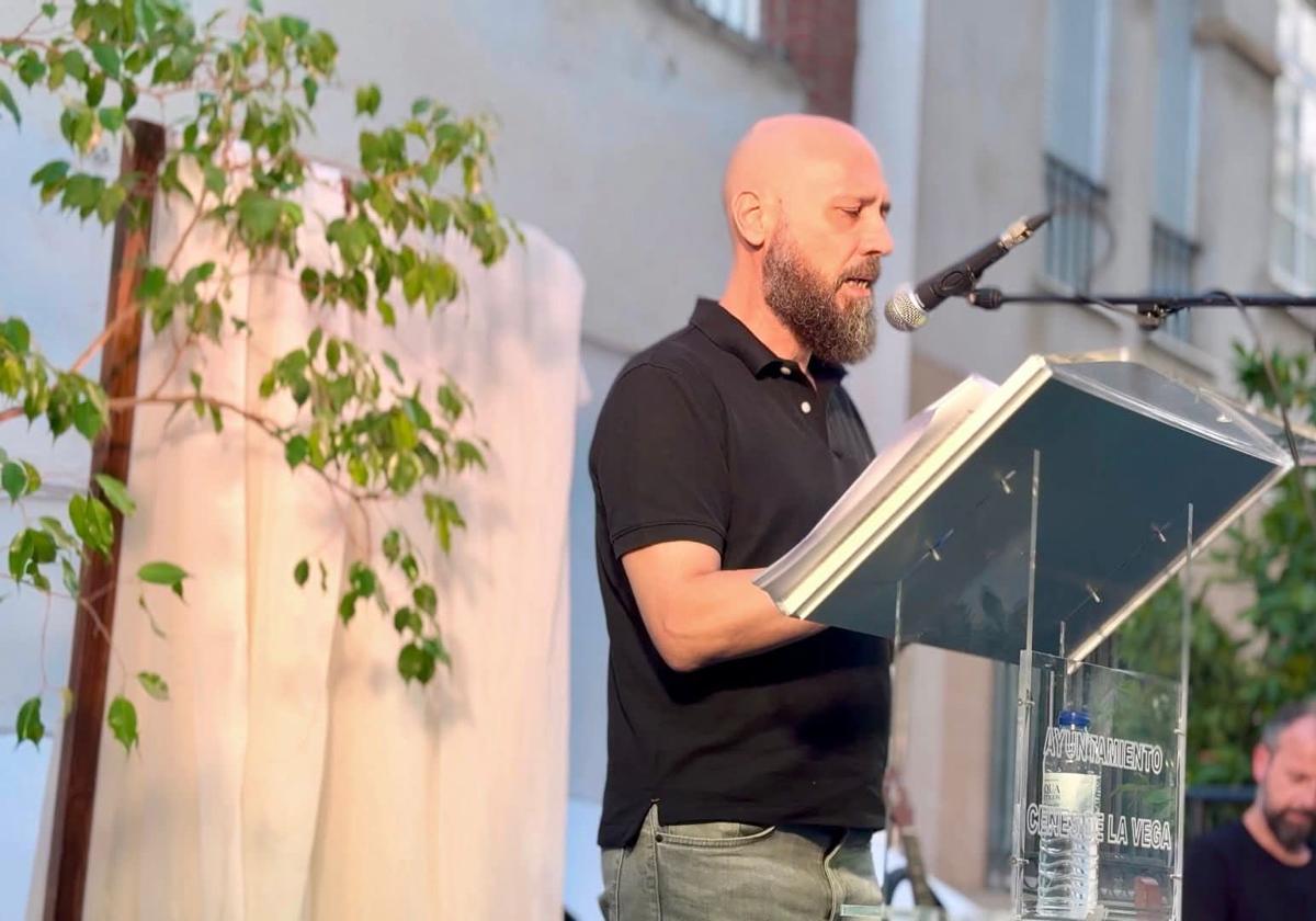 Javier Gilabert, ganador del XIII Premio Ángel García López de Rota, uno de los más prestigiosos a un único poema