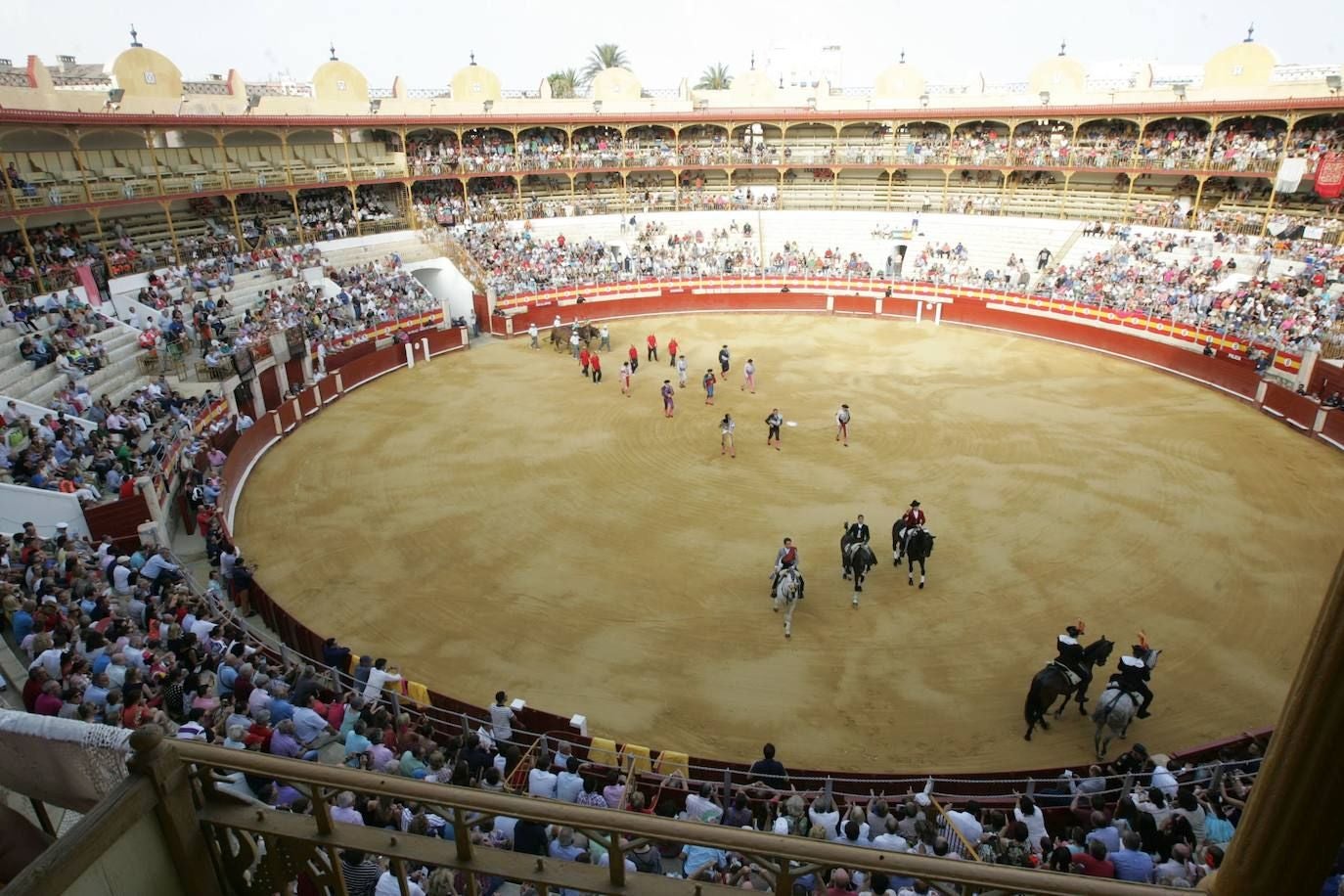 Lances de Futuro quiere llenar la plaza; la afición tiene la última palabra.