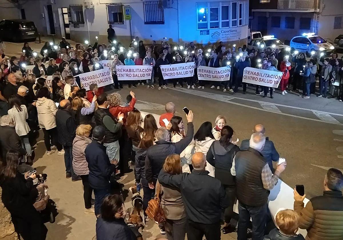 Protesta de los vecinos de Cazorla por el traslado del centro de salud.