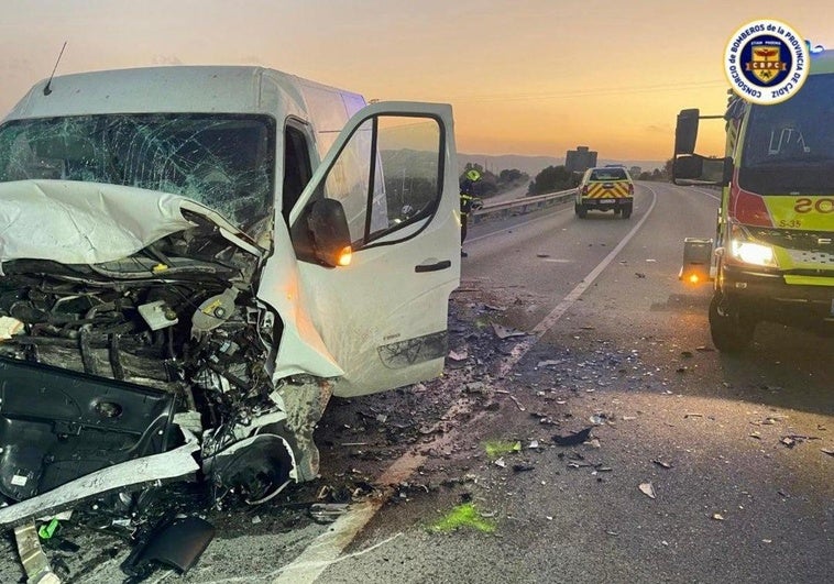 Dos jóvenes de Granada fallecen en un accidente de tráfico en Cádiz