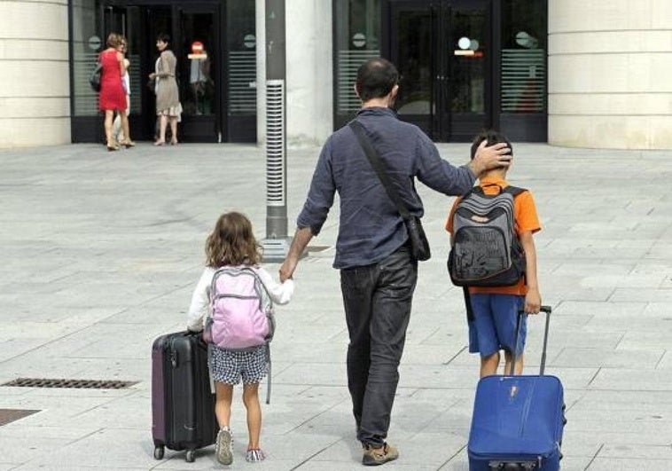 Un reciente cambio permite a los padres cobrar un extra de pensión por sus hijos