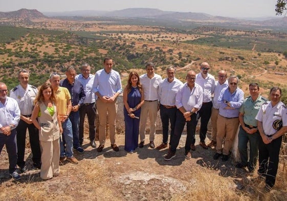 Visita del delegado del Gobierno de España en Andalucía, Pedro Fernández, a estas instalaciones en Linares.