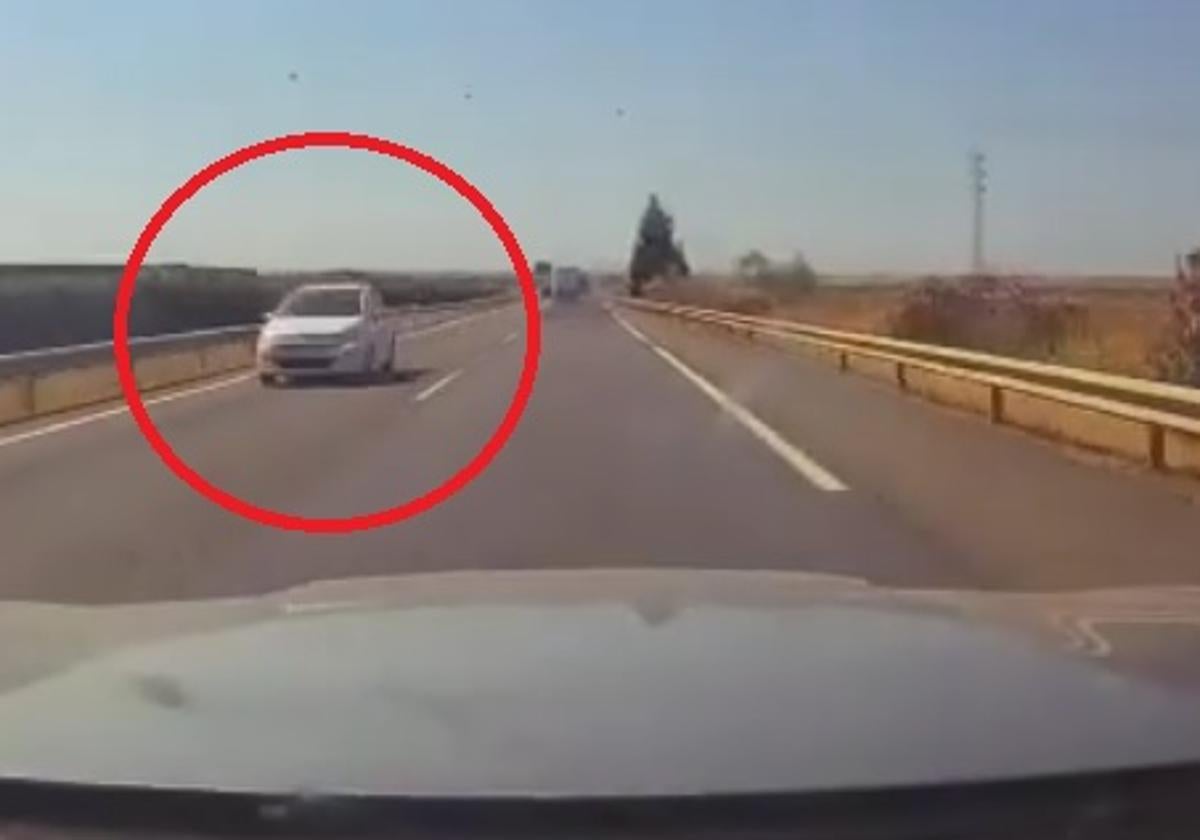 Grabación del conductor kamikaze por parte de un vehículo de la Guardia Civil.