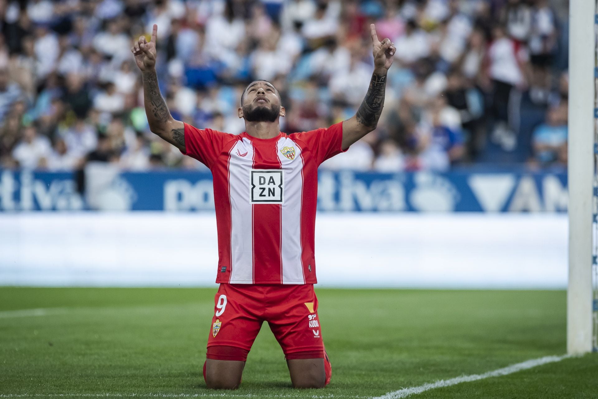 Luis Javier Suárez espera su salida como un milagro que viene de Londres.