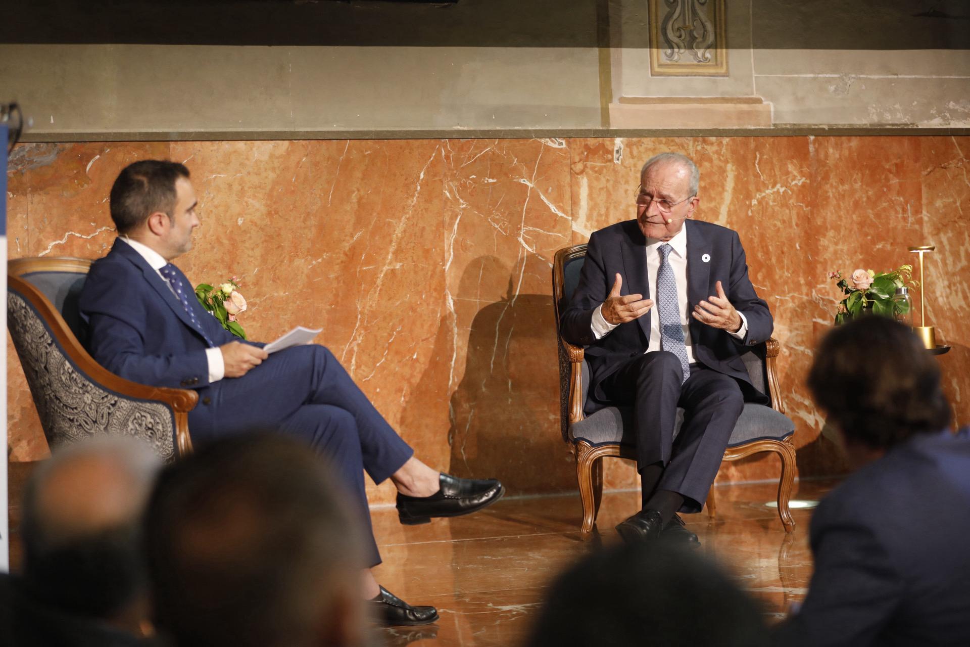 Las imágenes del desayuno con líderes en Granada