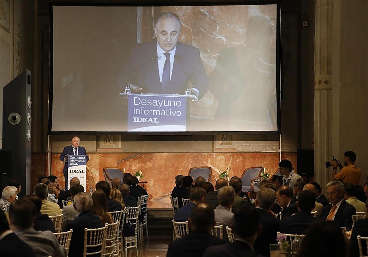 Juan Ignacio Zafra, director territorial de CaixaBank, durante su intervención.