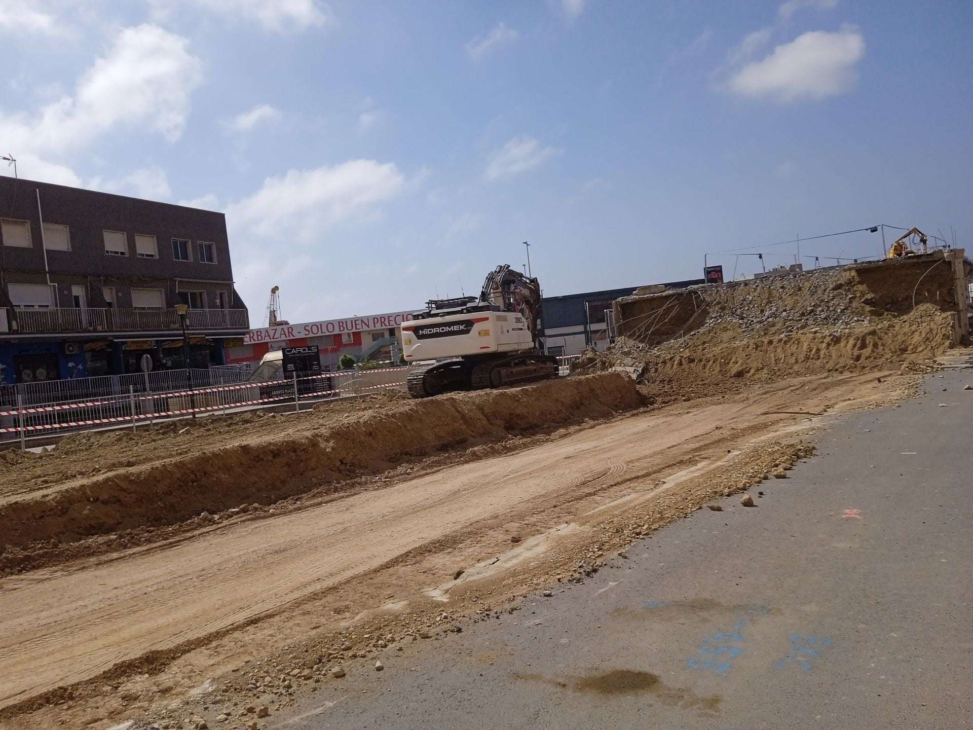 Así luce la avenida del Mediterráneo sin parte de su puente