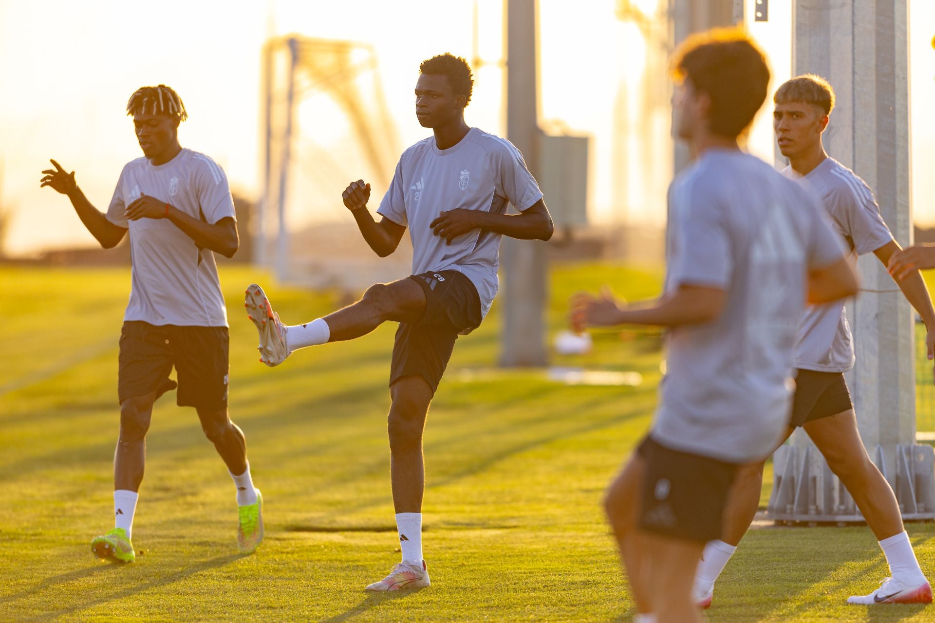 El primer entrenamiento de la pretemporada del Granada, en imágenes