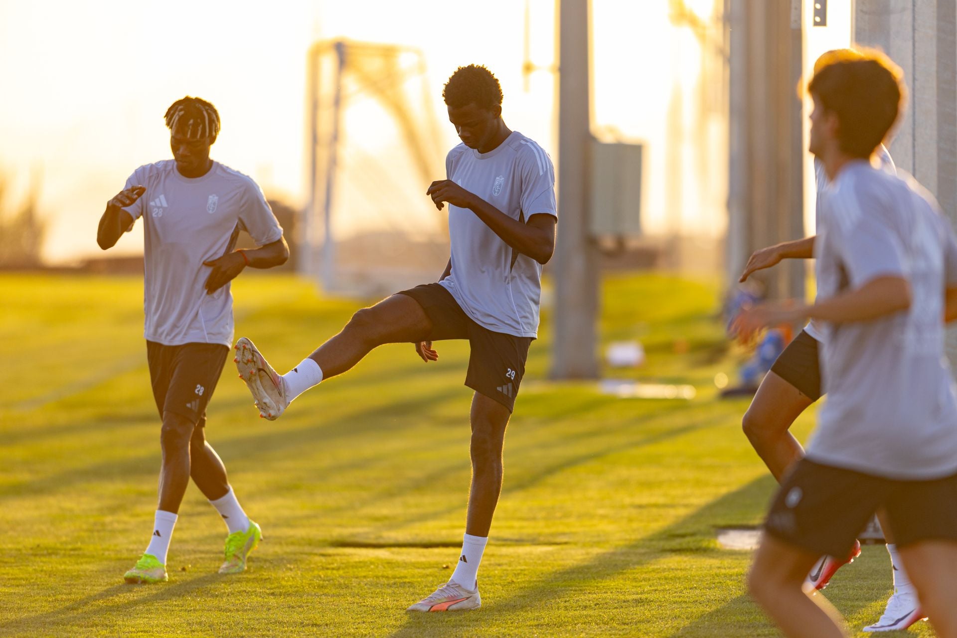 El primer entrenamiento de la pretemporada del Granada, en imágenes