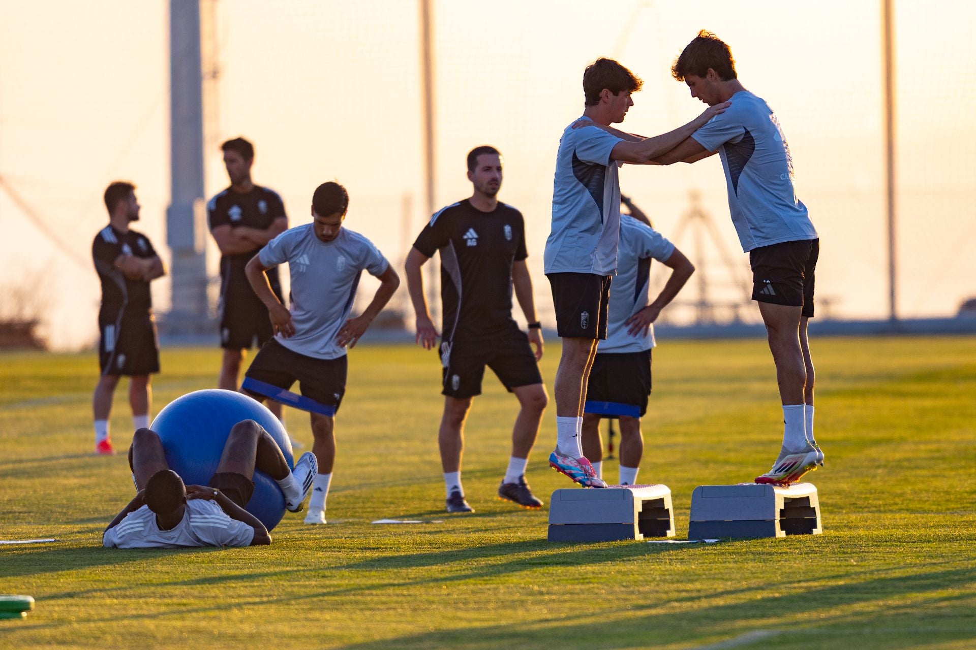 El primer entrenamiento de la pretemporada del Granada, en imágenes