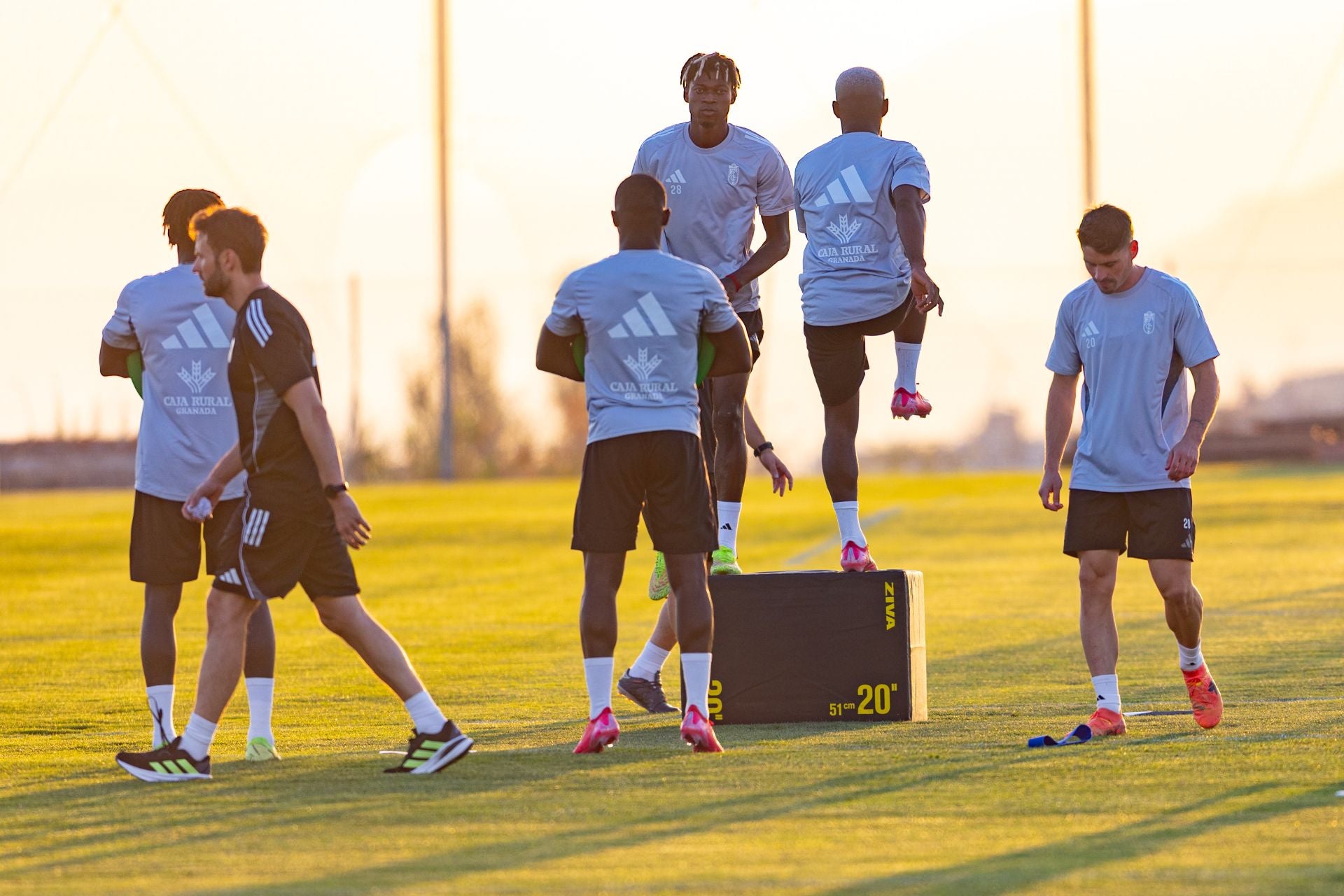 El primer entrenamiento de la pretemporada del Granada, en imágenes