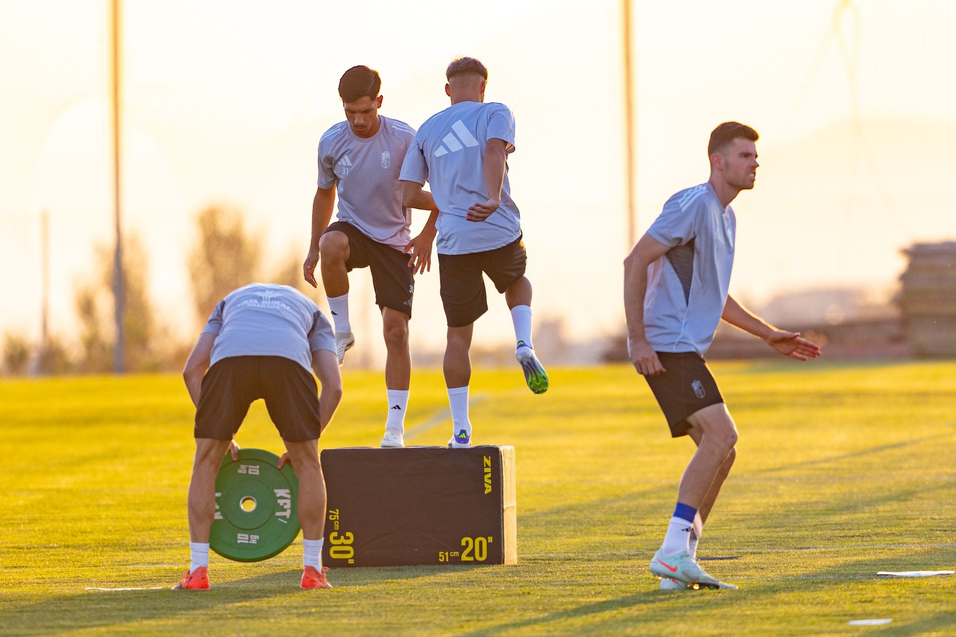 El primer entrenamiento de la pretemporada del Granada, en imágenes