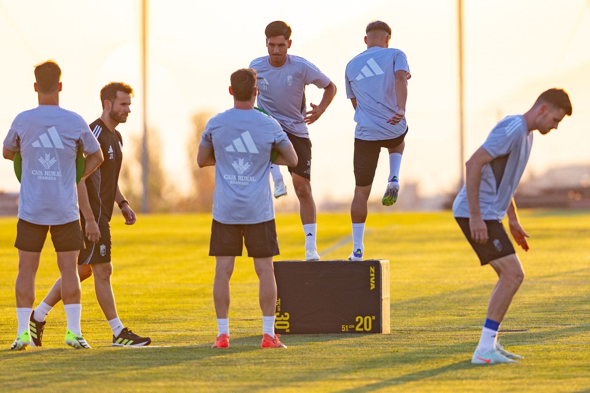 El primer entrenamiento de la pretemporada del Granada, en imágenes