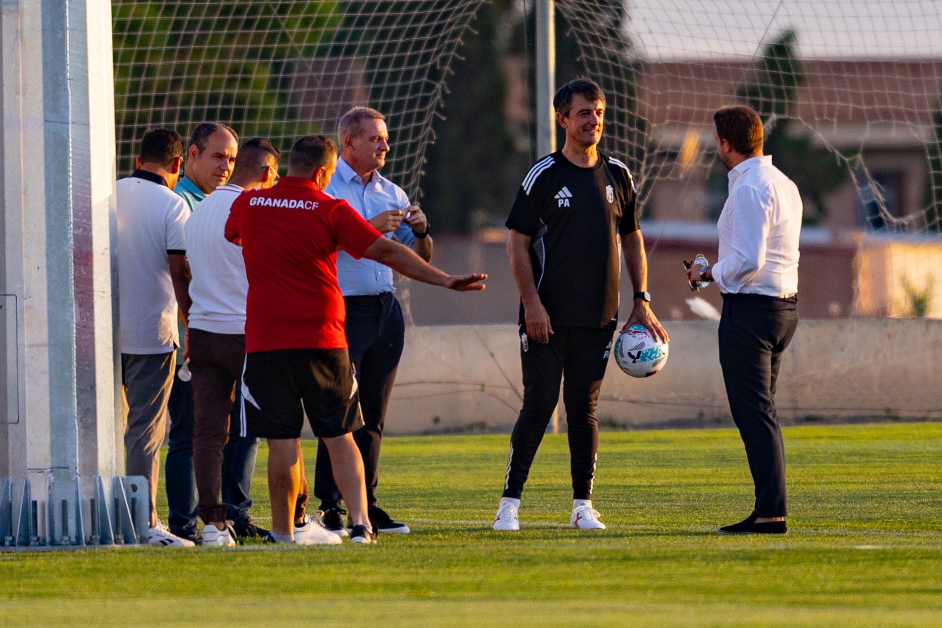 El primer entrenamiento de la pretemporada del Granada, en imágenes