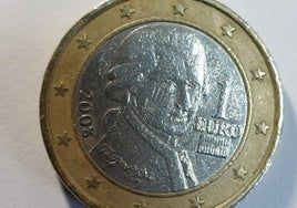 Si en tu bolsillo tienes esta moneda de euro de Mozart puedes pagarte un viaje