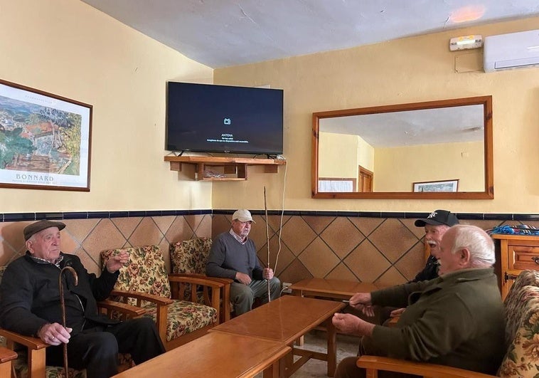 Cinco pueblos de la comarca de Los Montes sufren cortes de cobertura e internet de hasta diez horas