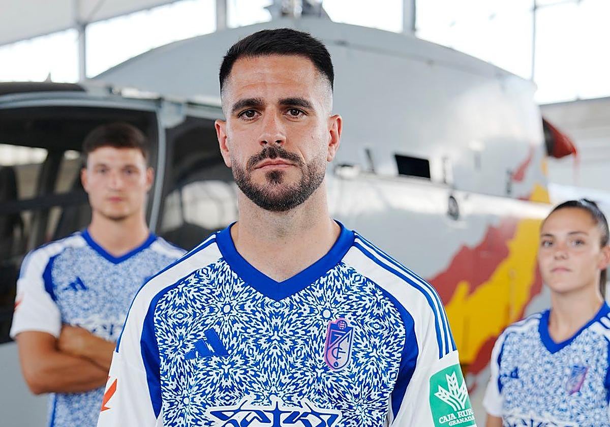 El último modelo con blanco y azul, del curso pasado.