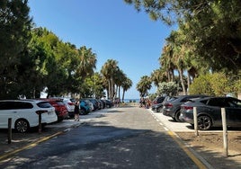 Parking en Playa Granada.