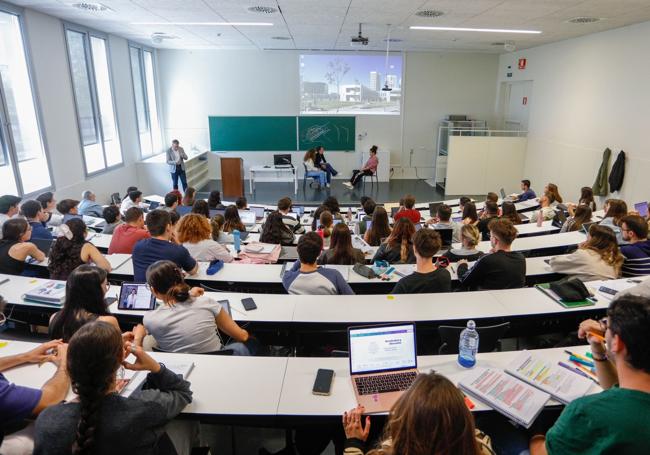 Una sesión en un aula de la facultad de Medicina.