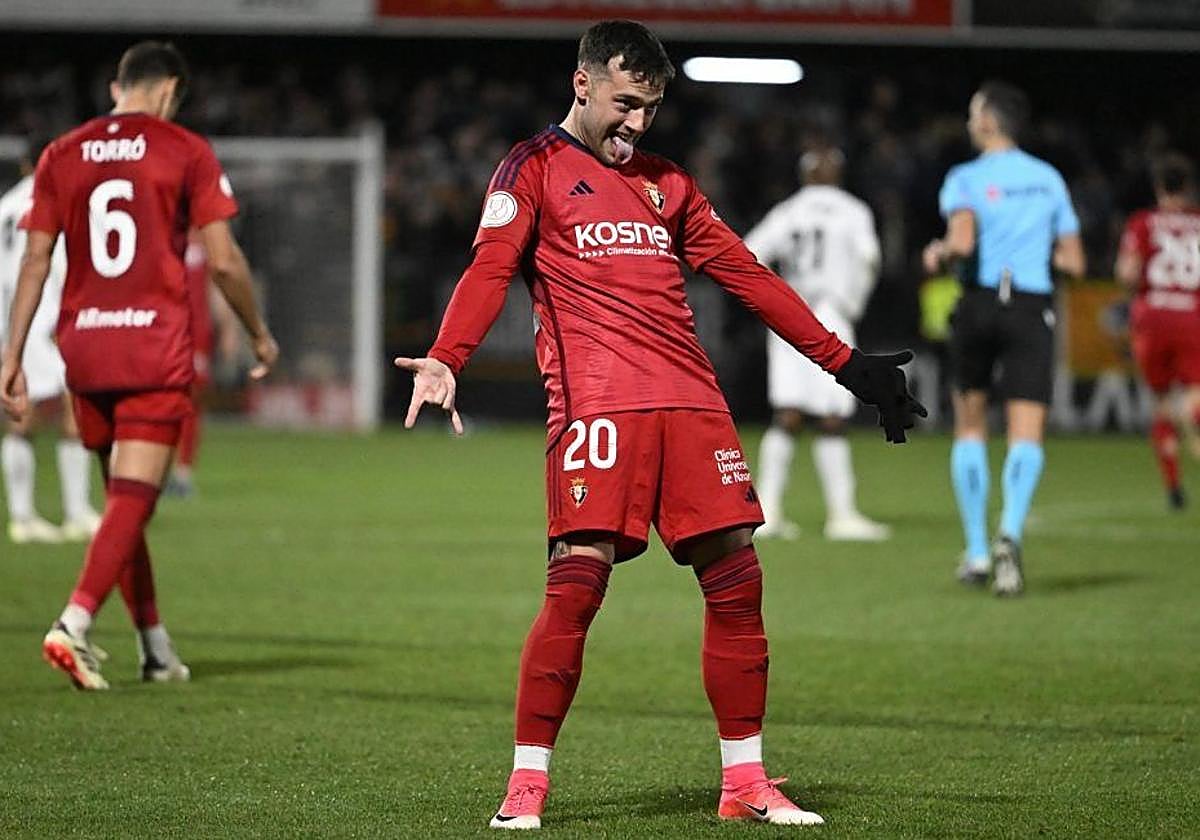 José Arnáiz celebra un gol en la Copa del Rey con Osasuna, en la temporada 23/24.