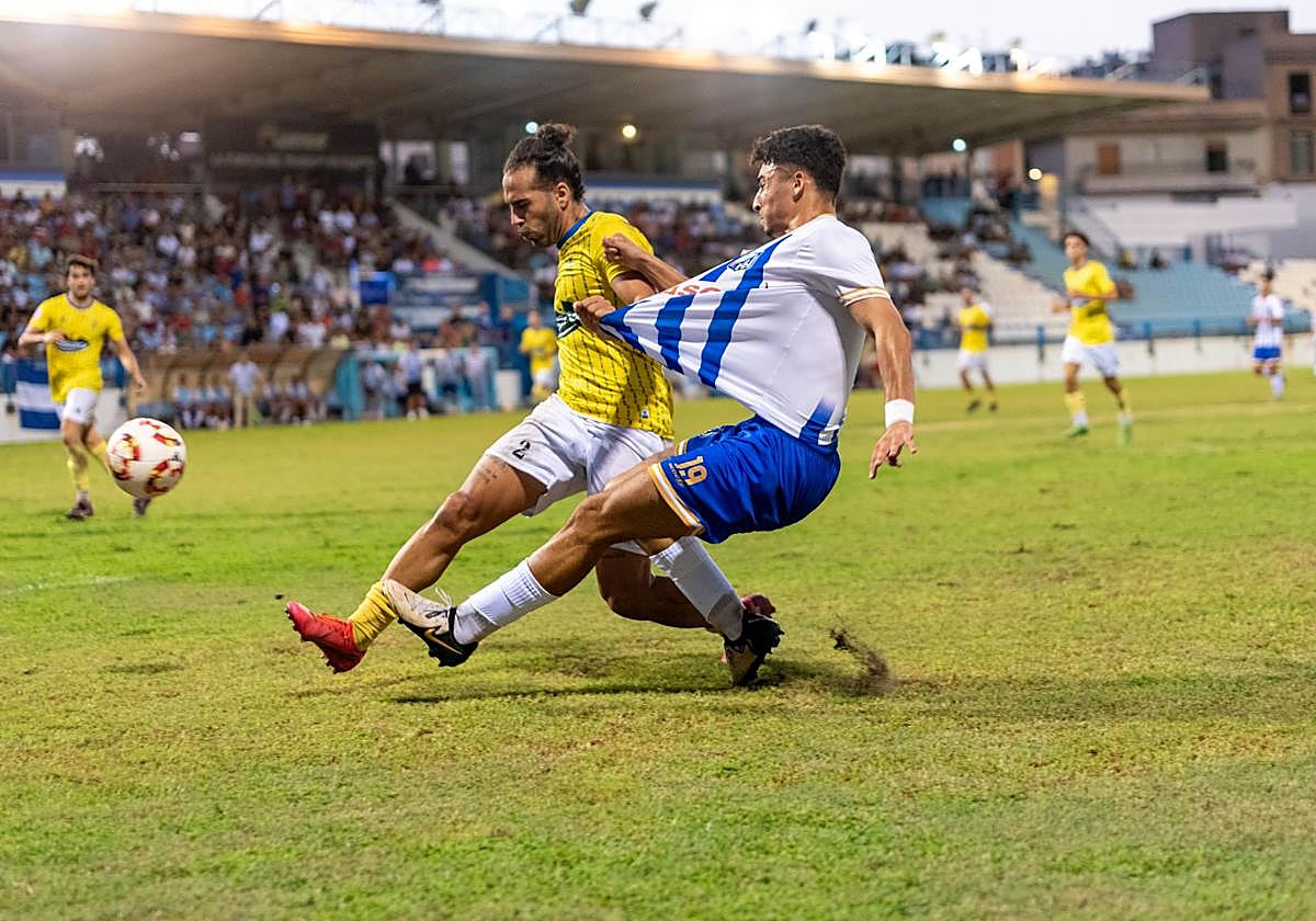 Lance de un partido entre Motril y Huétor Tájar la temporada pasada.