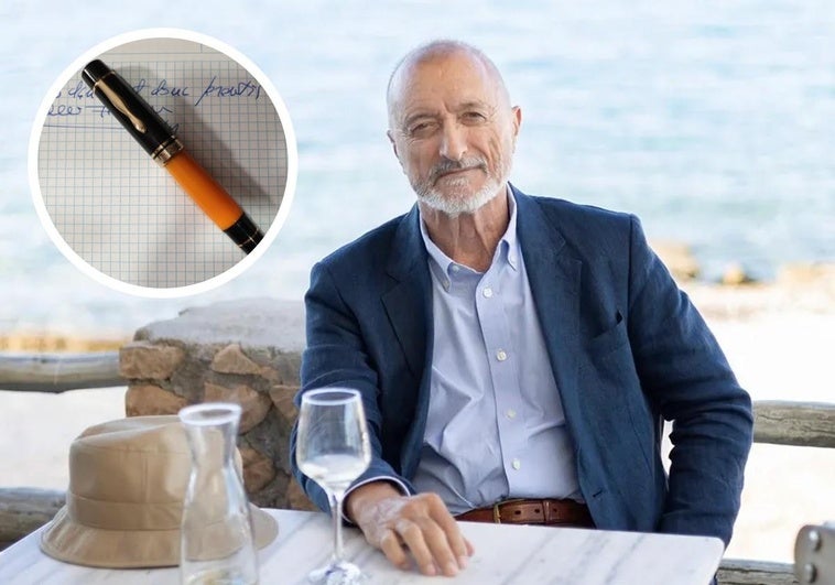 Pérez Reverte desvela la mejor pluma para regalar: una copia de lujo «por solo 51 mortadelos»