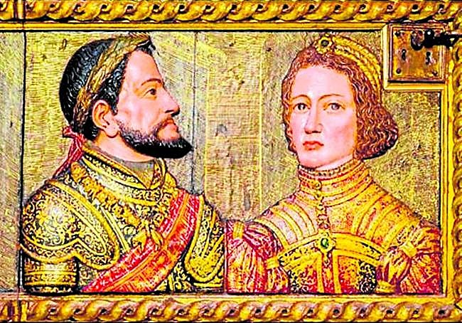 Carlos V e Isabel de Portugal, representados por Alonso de Mena en la Capilla Real.