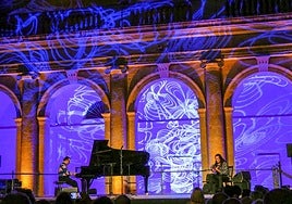 Un momento de la actuación de Michel Camilo y Tomatito en el Claustro de la Catedral de Almería.