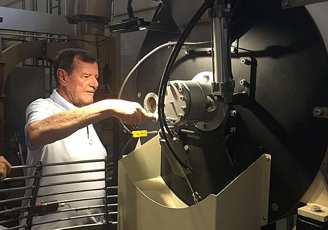 Damián Carmona Maldonado, durante el proceso de elaboración.