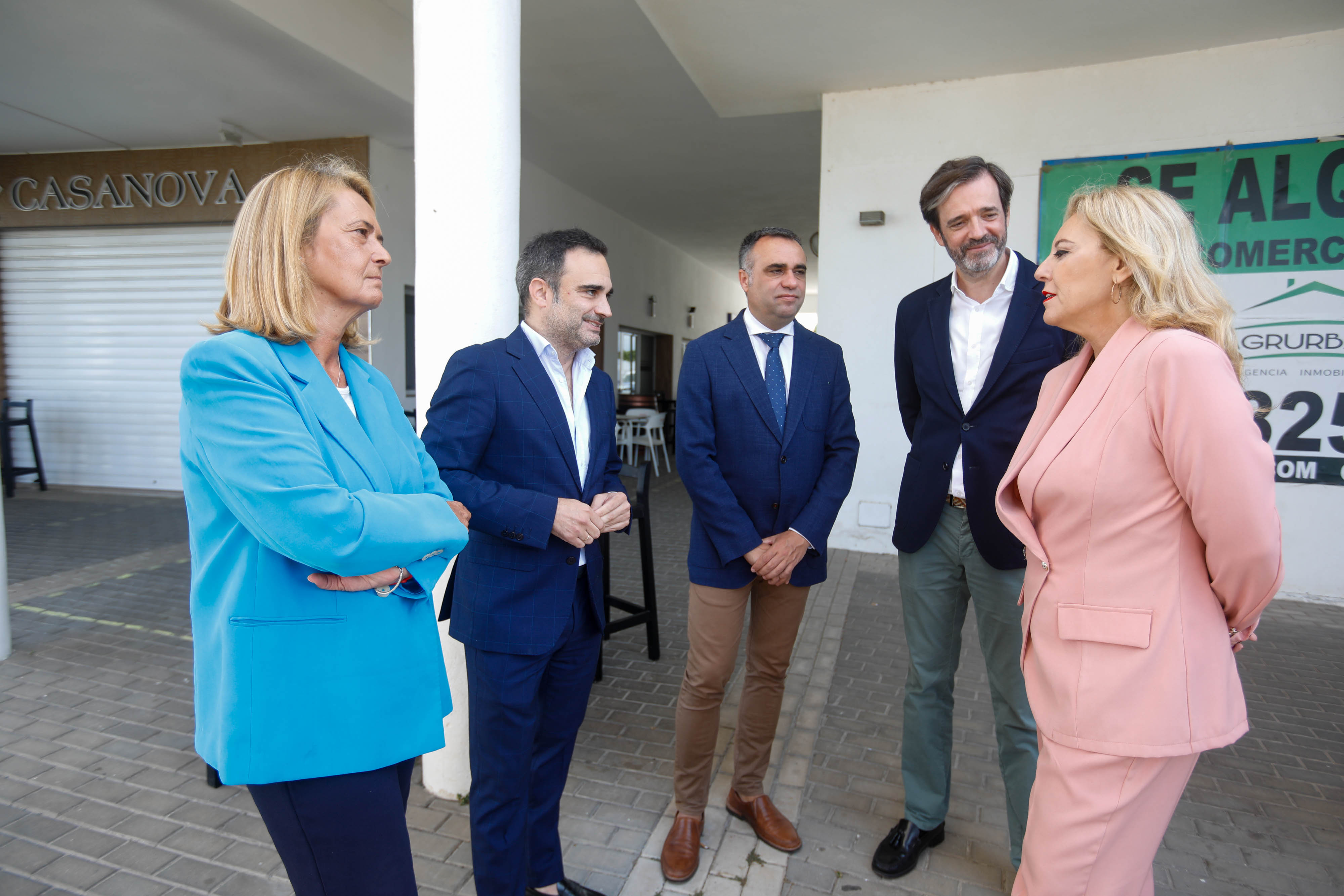 Las imágenes del desayuno informativo con la consejera Carolina España