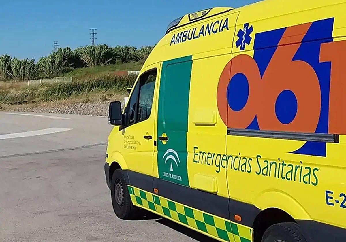 Muere de Pulpí al hospital en una ambulancia sin personal médico