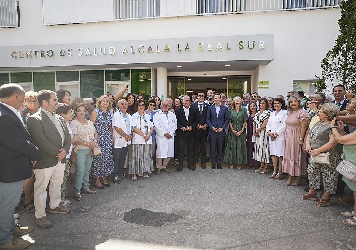 Imagen principal - «Mayor calidad» de asistencia sanitaria en Alcalá la Real con su nuevo centro de salud