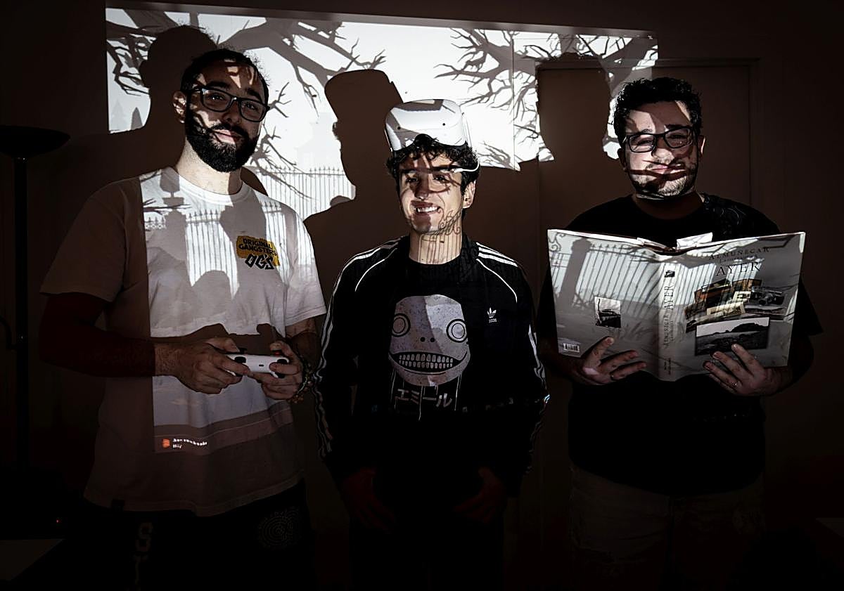 Imagen principal - El equipo, con una imagen del videojuego. 